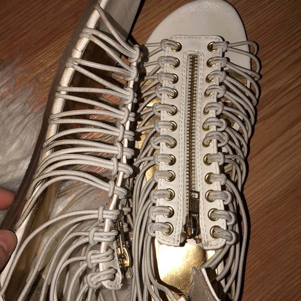 Women’s white and gold sandals. - Picture 5 of 5